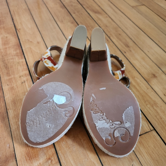 Aztec wedge heels size 6 - Picture 6 of 6